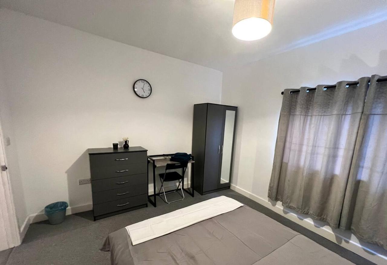וולינגבורו 4 Bedroom Terrace House מראה חיצוני תמונה