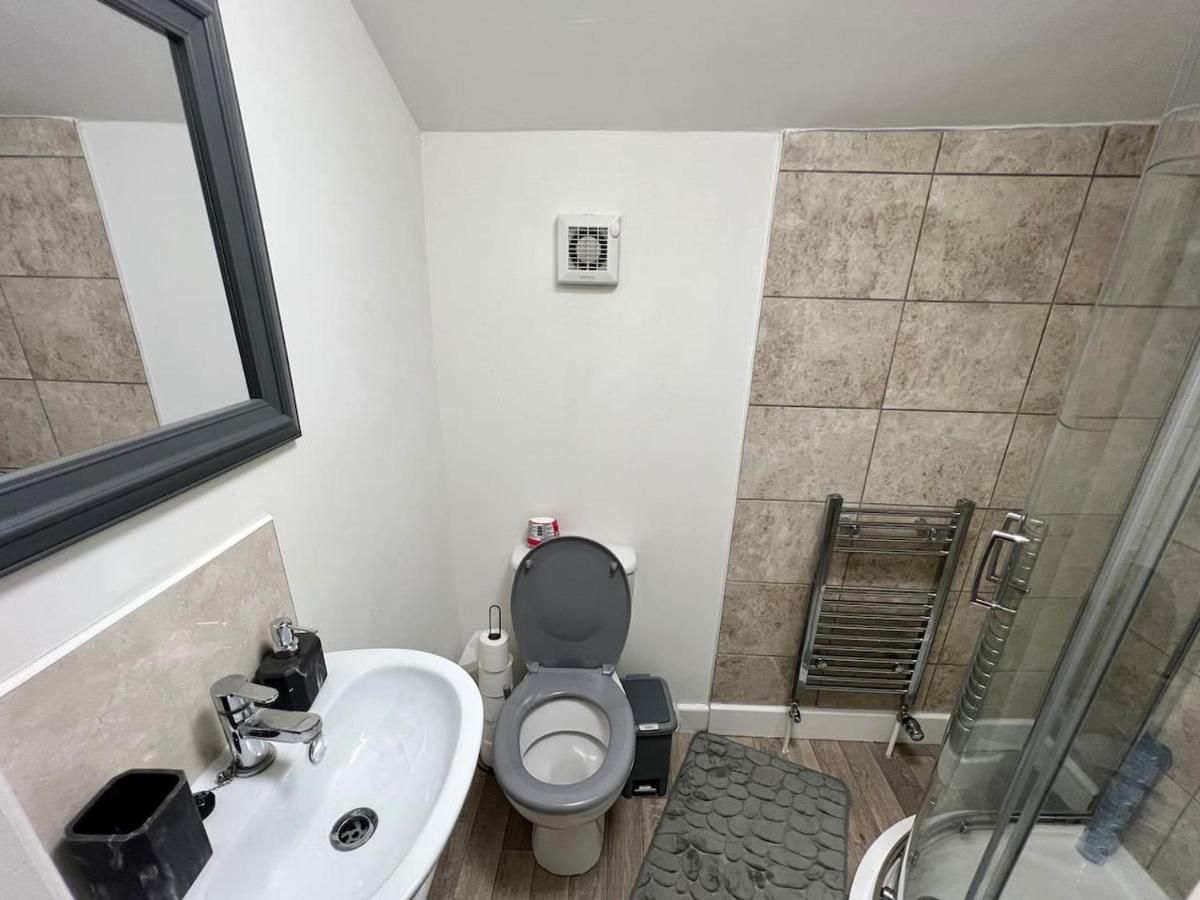 וולינגבורו 4 Bedroom Terrace House מראה חיצוני תמונה