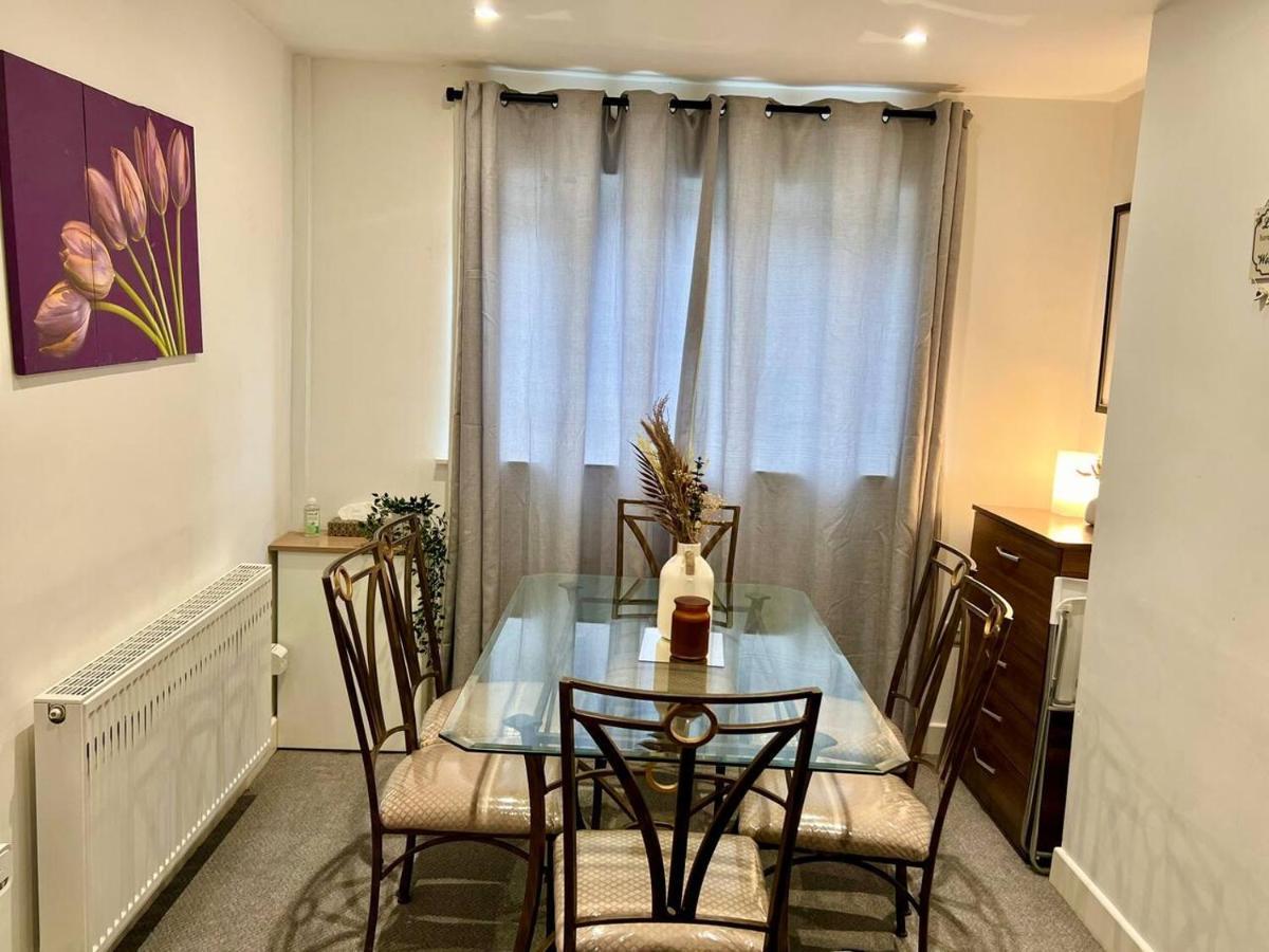 וולינגבורו 4 Bedroom Terrace House מראה חיצוני תמונה