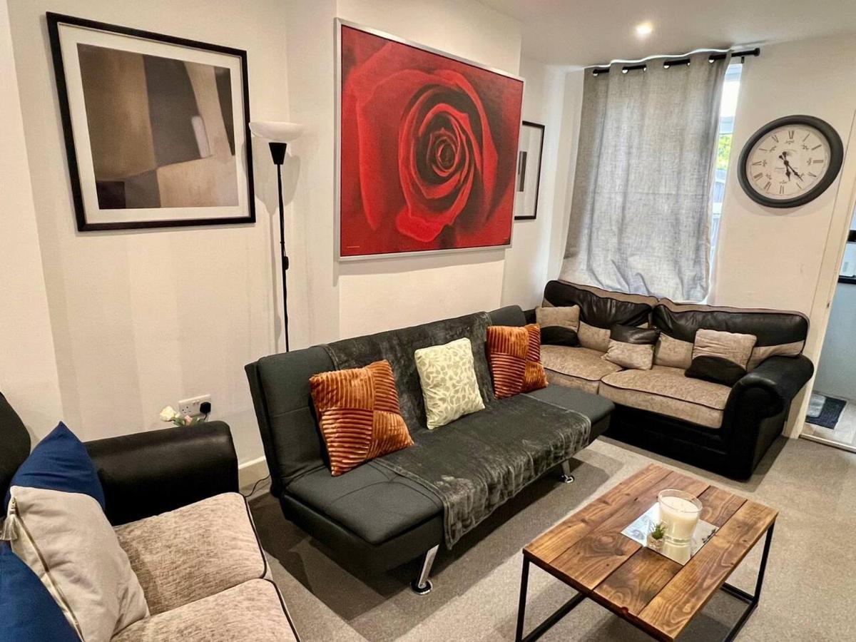 וולינגבורו 4 Bedroom Terrace House מראה חיצוני תמונה