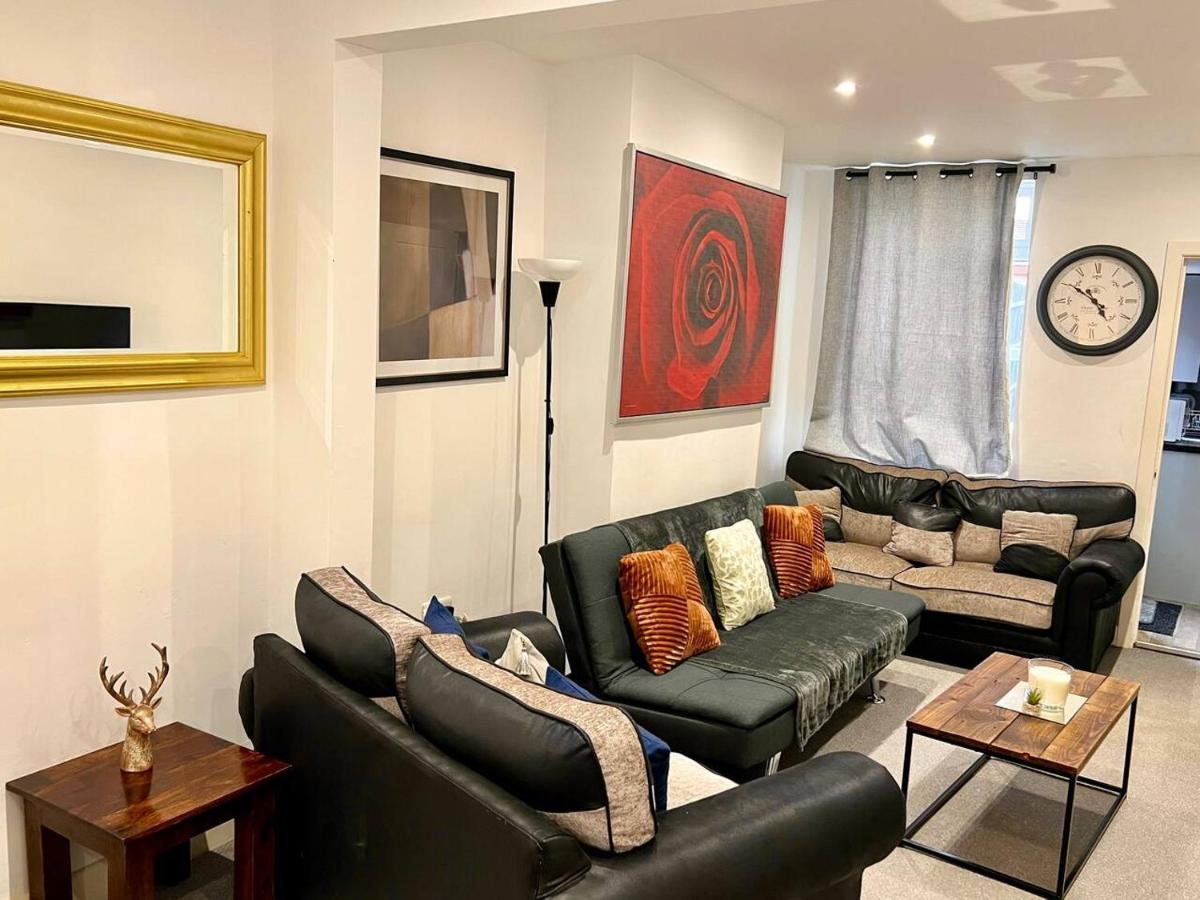 וולינגבורו 4 Bedroom Terrace House מראה חיצוני תמונה